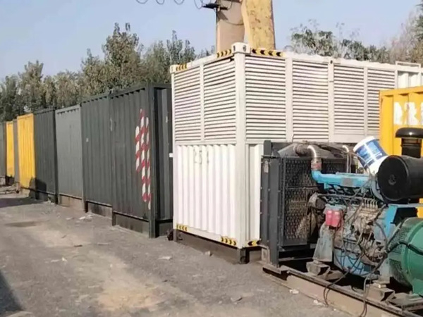净潭乡200KW柴油发电机机组每小时油耗是多少？